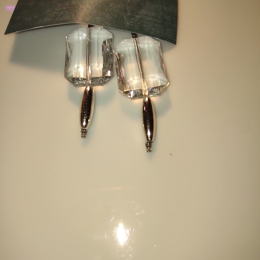 Clear Earrings Pierced - Picture 2 of 4